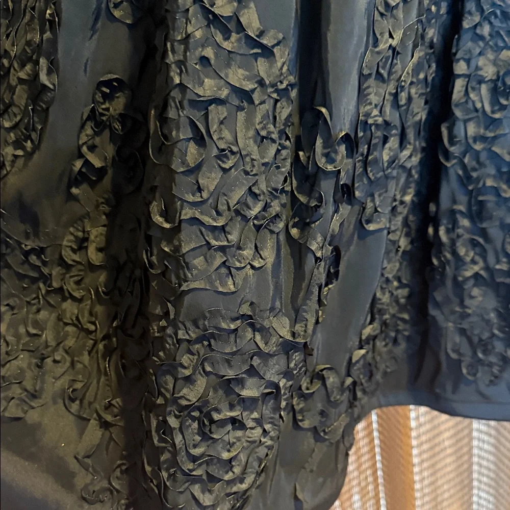 Elegant Black Sleeveless Dress by Adrianna Papell - Picture 4 of 9